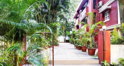 Cozy Rooms With Pool Near Calangute Beach Goa