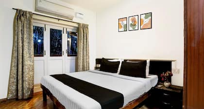 Cozy Rooms With Pool Near Calangute Beach Goa
