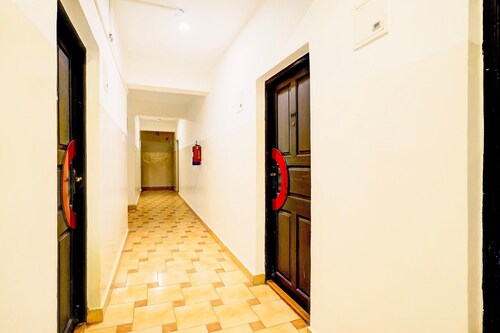 Cozy Rooms With Pool Near Calangute Beach Goa