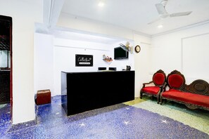 Reception - Cozy Rooms With Pool Near Calangute Beach Goa (Calangute)