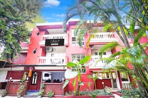 Exterior - Cozy Rooms With Pool Near Calangute Beach Goa (Calangute)