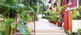 Cozy Rooms With Pool Near Calangute Beach Goa