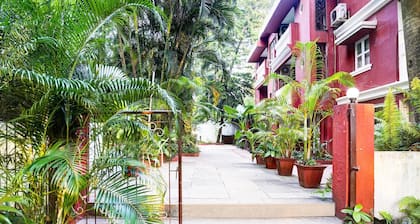 Cozy Rooms With Pool Near Calangute Beach Goa