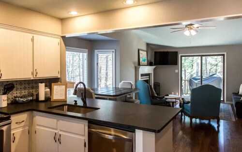 Ouachita Weekender 2BR/2BA Condo, Mountain Harbor Resort on Lake Ouachita