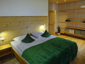 3 bedrooms, iron/ironing board, free WiFi, bed sheets - Vacation home in Swedish style (Winklarn)