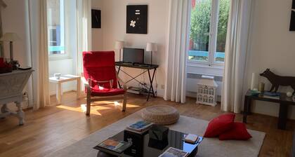 A louer charmant appartement plein centre sur jardin 2 chambres