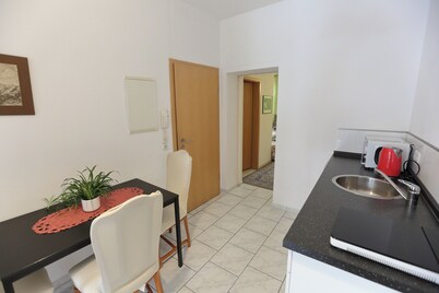 City apartment 2 - Located right next to the pedestrian zone and Brühl Palace Park