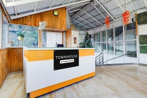 House | Reception - Blissful Mountain View Near Mall Road (Dehradun)