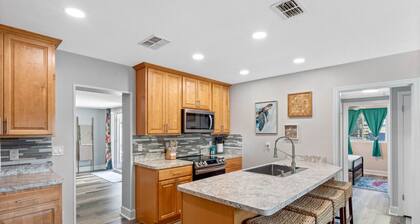 Charming 3-Bedroom, 2-Bathroom Home with Heated Pool and Spacious Backyard in the Heart of Lakeland