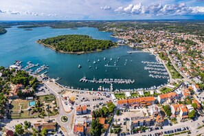 Apartment | Exterior - Studio in Medulin Near Bijeca Beach (Medulin)