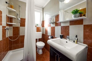 Apartment | Bathroom