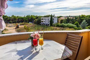 Apartment | Balcony - Studio in Medulin Near Bijeca Beach (Medulin)