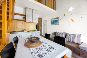 Apartment | Dining - Studio in Medulin Near Bijeca Beach (Medulin)