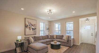 Spacious 4 BR, 3BA Home Near Case Western, University Circle & Cleveland Clinic