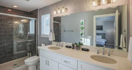 Spacious 4 BR, 3BA Home Near Case Western, University Circle & Cleveland Clinic