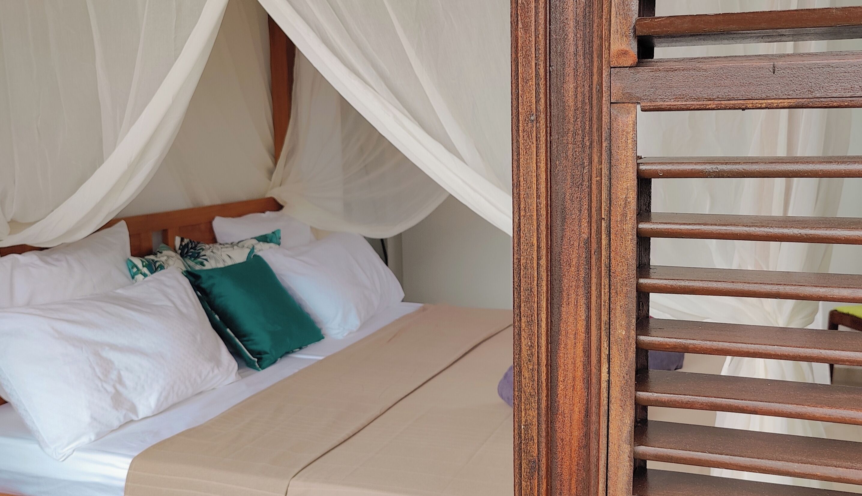 2 bedrooms, iron/ironing board, travel crib, WiFi (free)