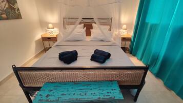 2 bedrooms, iron/ironing board, free WiFi, bed sheets