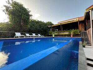Outdoor pool - VILLA DES OISEAUX near beach, surf spot, paragliding, ideal for family or friends! (Le Moule)