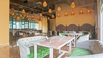 House | Dining