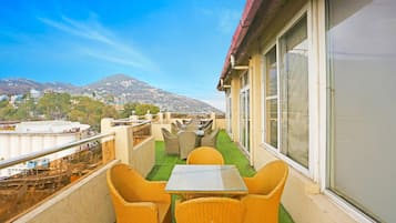 House | Outdoor dining
