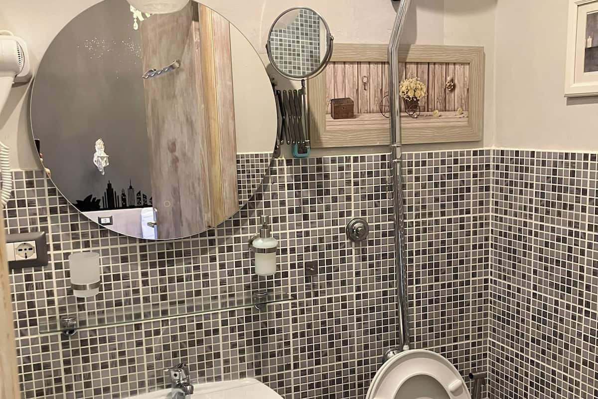 City Triple Room, Courtyard View | In-room safe, desk, laptop workspace, free WiFi