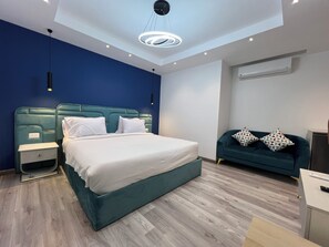 Standard Double Room | Minibar (free items), in-room safe, blackout drapes, soundproofing - Onyx Pyramids Boutique Hotel (Giza)