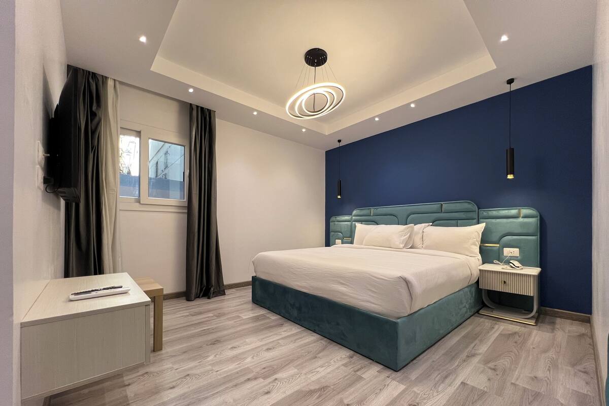 Standard Double Room | Minibar (free items), in-room safe, blackout drapes, soundproofing