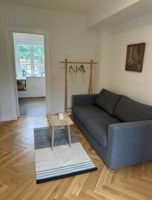 Smart TV - New & cozy modern suite (Hvidovre)