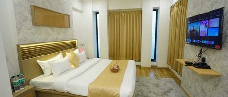 Presidential Room | Desk, laptop workspace, rollaway beds, free WiFi