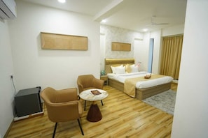 Presidential Room | Desk, laptop workspace, rollaway beds, free WiFi