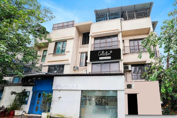 Exterior - Single Bed Stays in Mixed Dormitory Room Andheri (Mumbai)