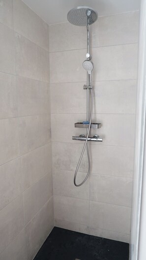 Een douche, zeep