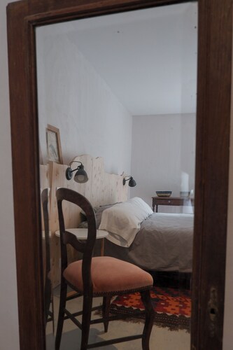 La maison sous les chênes, gîte dans une maison basque traditionnelle, au calme.