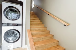 Interior - Cozy 1-bedroom MIL - fresh, clean and great location! (Denver)