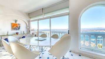 Apartment | Dining