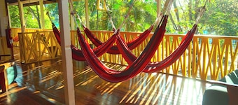 Charming little hotel with WiFi, AC, 100 m @ Montezuma Beach Puntarenas Province