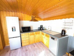 Micro-ondes, four, plaque de cuisson, lave-vaisselle