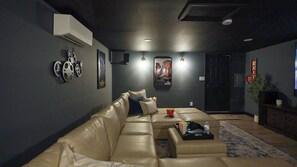 Smart TV, books - Haymount Home w/ Movie Room + min. to Downtown & Ft. Bragg & Colleges+Basketball (Fayetteville)