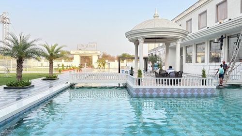 ORCHHA RIVER STONE RESORT