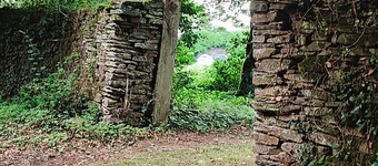 Campsite 5 min from Carhaix. Vieilles Charrues. shuttle and swimming pool included