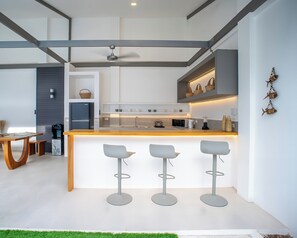 วิลล่า, วิวสระว่ายน้ำ | บริเวณนั่งเล่น