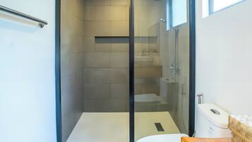 Villa, Pool View | Bathroom | Shower, free toiletries, hair dryer, towels