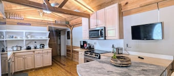 Pet Friendly, Private Home in The BlueRidge Mountains