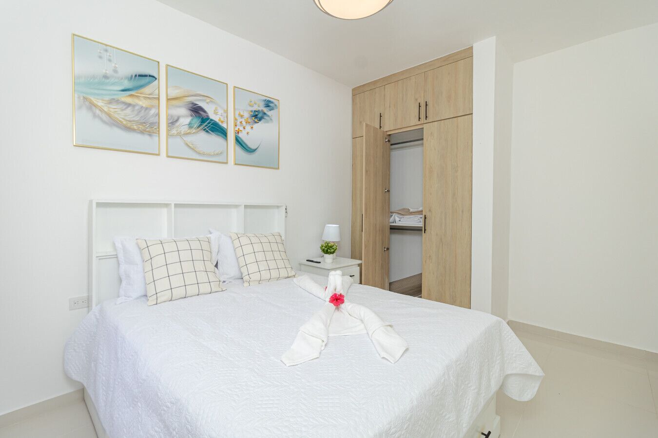 2 bedrooms, desk, iron/ironing board, travel crib