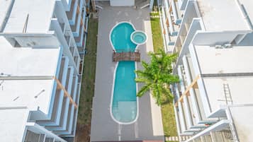 Piscina a l'aire lliure