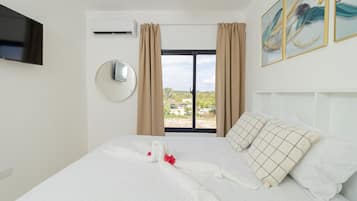 2 Schlafzimmer, Schreibtisch, Bügeleisen/Bügelbrett, Reisekinderbett