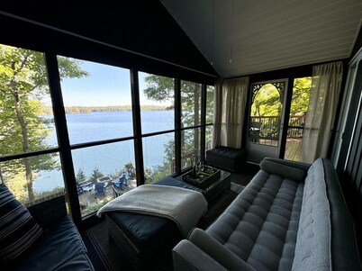 3 BR Lakefront Beach Retreat; Hot Tub, Fire Pits! Pet-friendly!