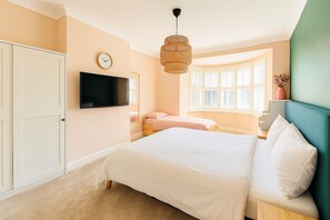 5 dormitorios, tabla de planchar con plancha, wifi y ropa de cama