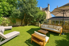 Property grounds - Stunning 5 bed house in enviable location (Bath)