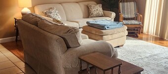 Charming 2-bedroom condo with WiFi, AC in fantastic Landing at Mark Twain Lake